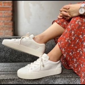 Women’s Ugg Zilo Knit Sneakers Sz 10